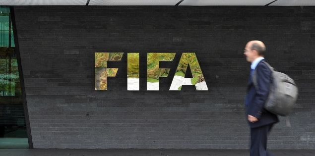 4. Коррупция в FIFA привела к потере спонсоров! Крупный коррупционный скандал обошелся федерации дорого. Репутационный ущерб привел к тому, что спонсоры начали отзывать свои контракты.