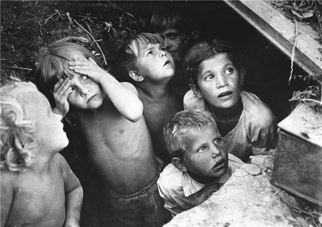 Десять фотосюжетов великой войны (дети войны).