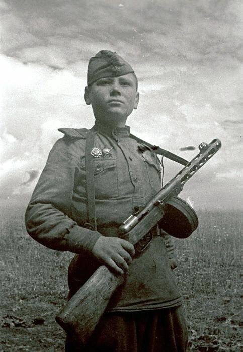 Десять фотосюжетов великой войны (дети войны).