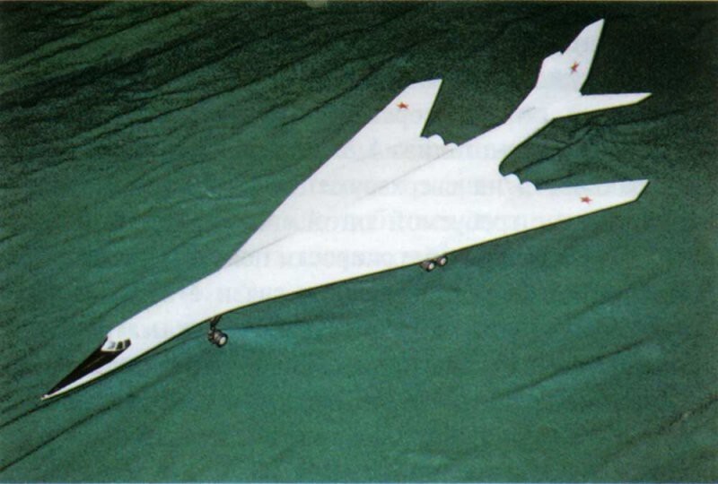 Модель бомбардировщика М-18