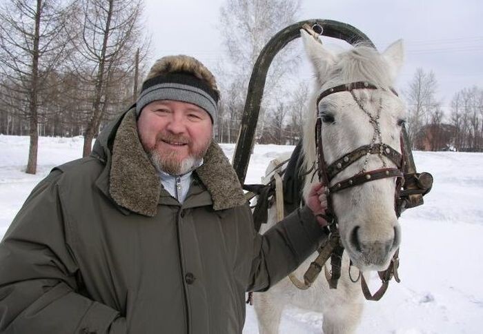 7 агуста 2005 года в автокатастрофе погиб артист и губернатор Алтайского края Михаил Евдокимов.