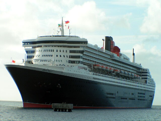 4. Лайнер Queen Mary 2, Великобритания, длина — 345 м