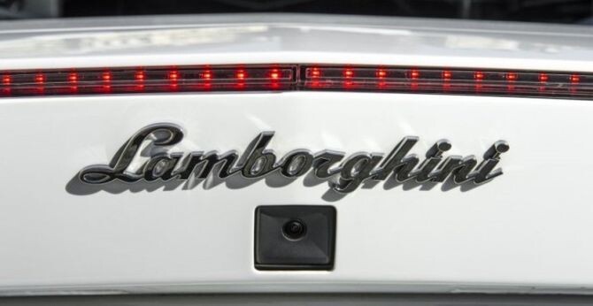 Lamborghini Aventador — камера заднего вида — $ 4 900