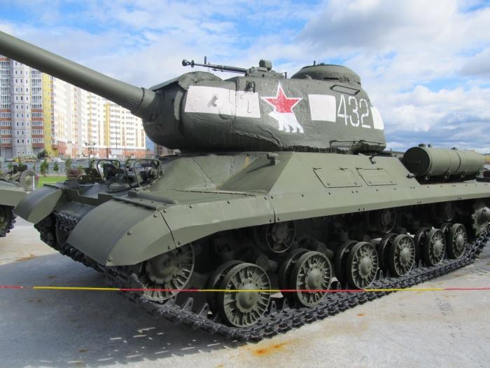 Ко дню Победы. В Свердловской области реконструировали танк ИС-2