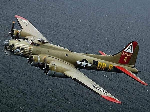 Легендарные самолёты: Боинг B-17 «Flying Fortress» (Летающая крепость) 