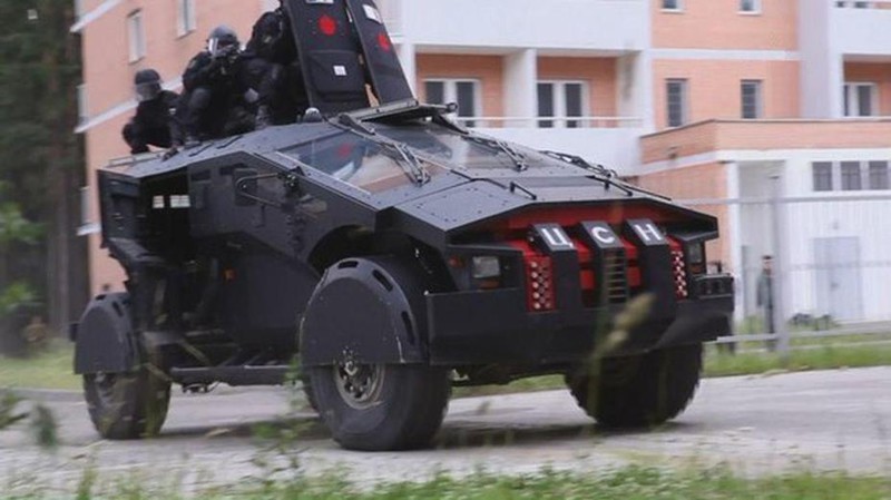 Новейший бронеавтомобиль «Каратель» замечен в ходе спецоперации в Дагестане