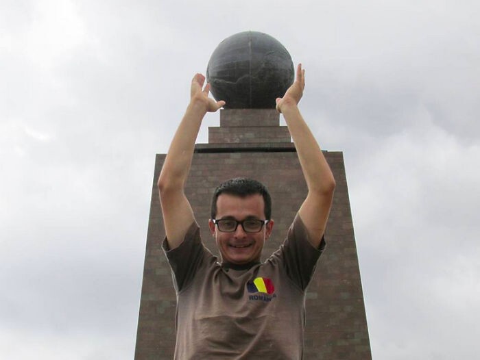 Эквадор, памятник экватору