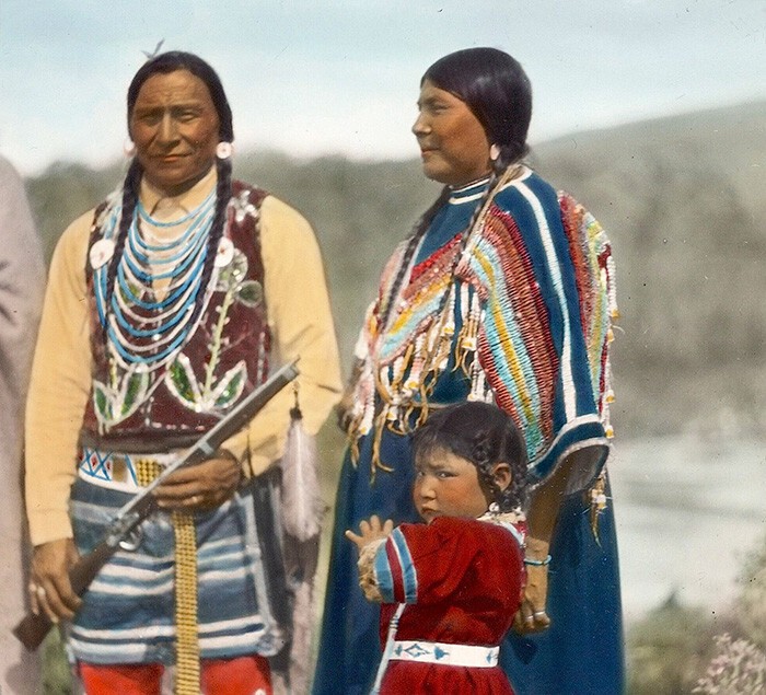 Семья индейцев племени черноногих. Монтана, начало 1900-х, Вальтер МакКлинток