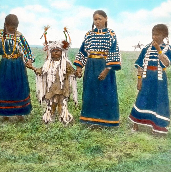 Дети племени черноногих. Монтана, начало 1900-х, Вальтер МакКлинток