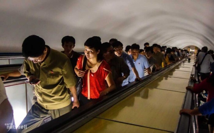 Внутри метро Северной Кореи