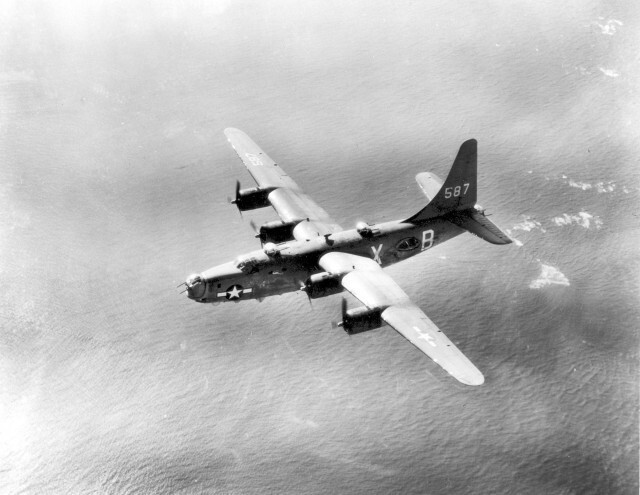 На фото: PB4Y-2 "Приватир", дальний тяжелый бомбардировщик. 