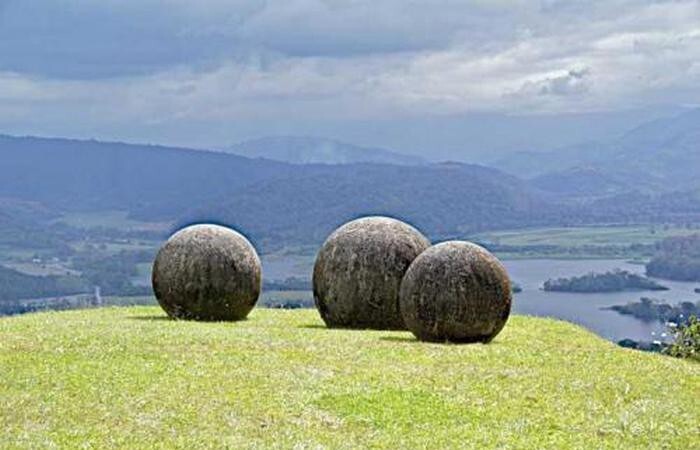 9. Гигантские каменные шары в Коста-Рике