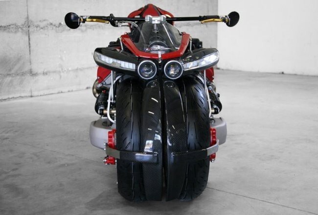 Мотоцикл с двигателем от Мазерати