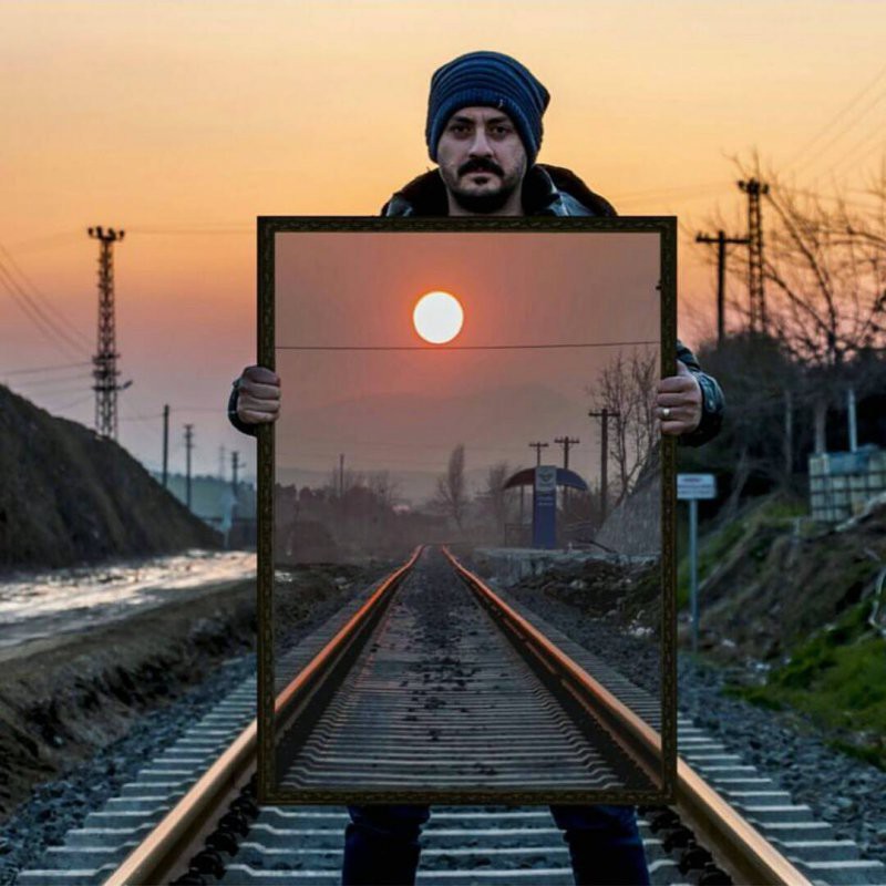 Видео вместо фото. Парень на рельсах. Фотосессия на рельсах мужчина. Парень на железной дороге. Пацан на рельсах.