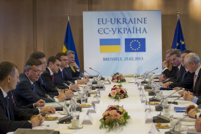 За Европейские ценности Украина уже заплатила 98 млрд. долл., не считая новых кредитов.