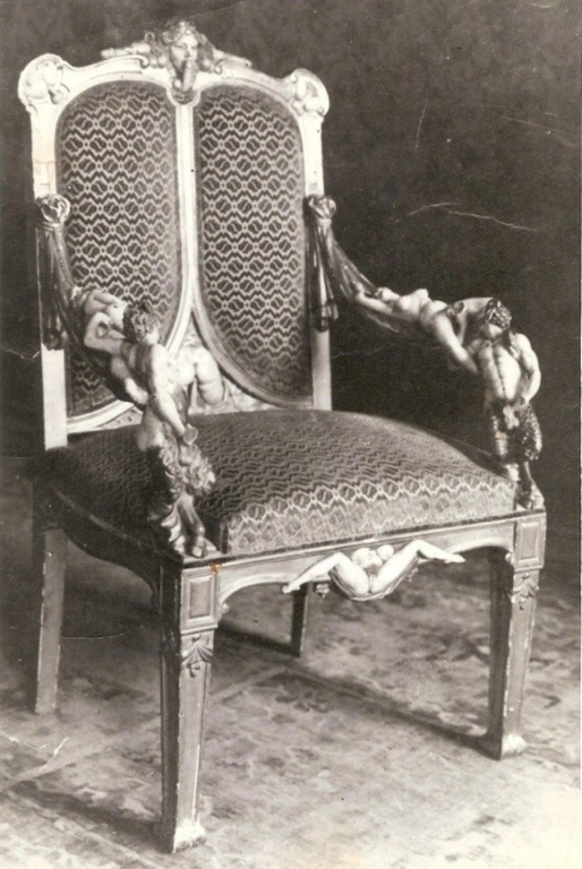 У Екатерины Великой была тайная комната, где обнаружили мебель со сценами сношений и детородных органов