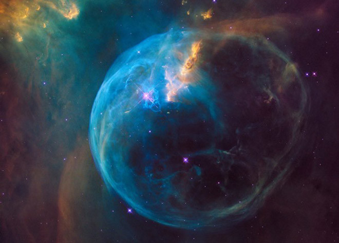 НАСА показало космический «мыльный пузырь»