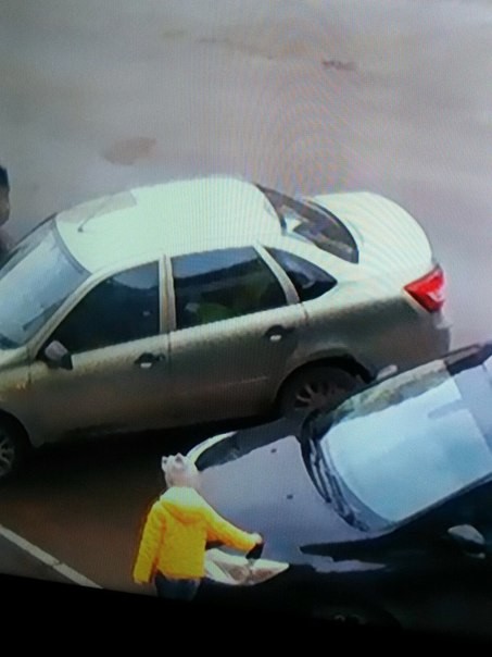 В Ижевске девочка поцарапала 6 машин, "потому что была злая"