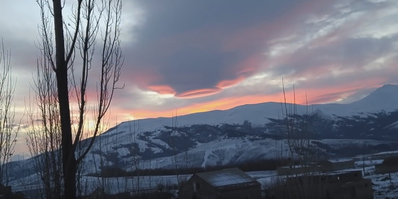 Удивительные облака наблюдали в небе над Арменией