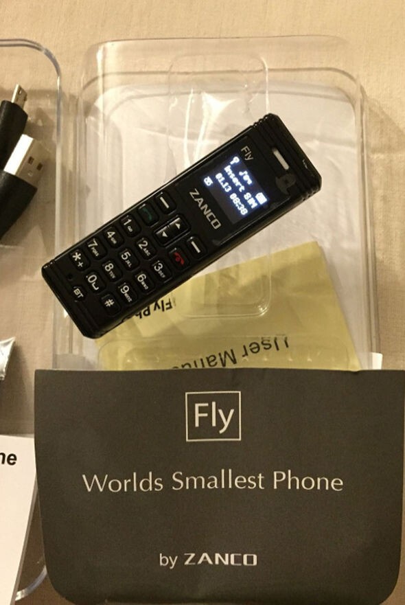 Самый маленький телефон в мире покорил зэков