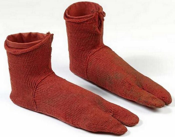  8. Египетские носки с раздельными пальцами