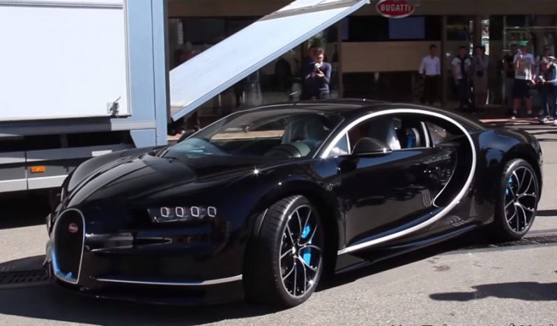 Выгрузка нового Bugatti Chiron в Монако