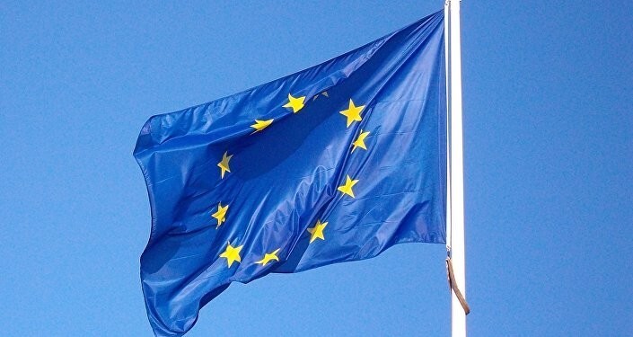 2004 — Венгрия, Кипр, Латвия, Литва, Мальта, Польша, Словакия, Словения, Чехия и Эстония вошли в состав Европейского союза. Это расширение — самое крупное в истории ЕС.