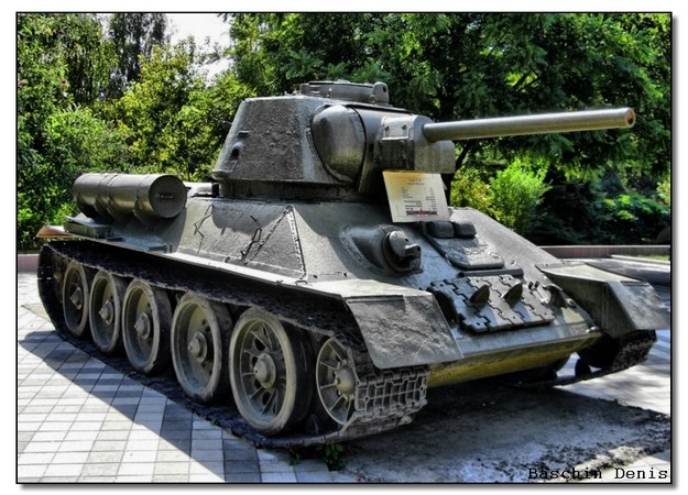 "Тридцатьчетвёрка" — главный танк войны
