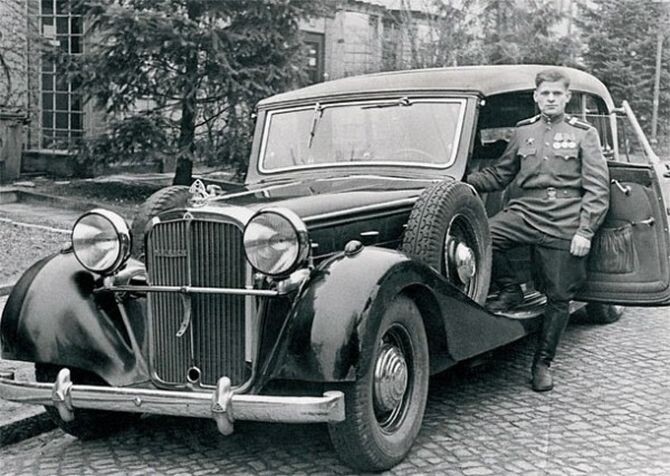 Maybach SW38. Такие пульман-кабриолеты делались в Германии по индивидуальному заказу (всего было произведено 520 штук) и считались верхом роскоши