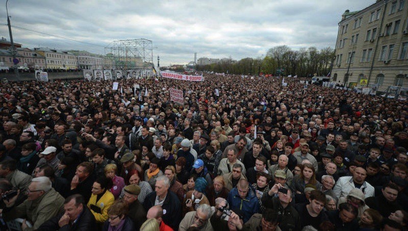 (слова песни В.В.Высоцкий) Настоящих буйных мало, вот и нету вожаков 