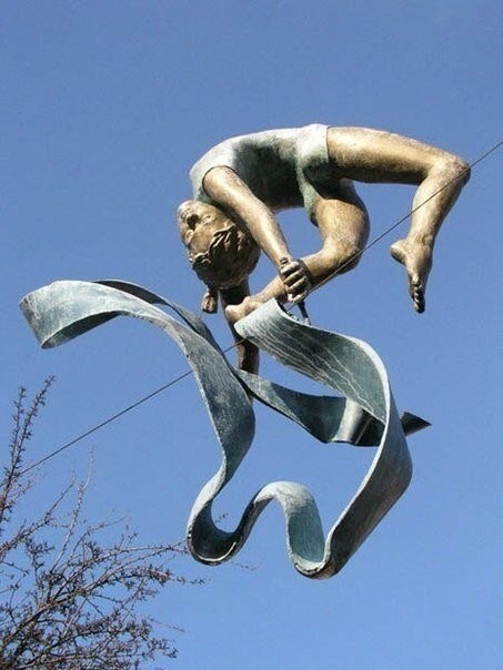 Удивительные парящие скульптуры Джерзи Кедзиора