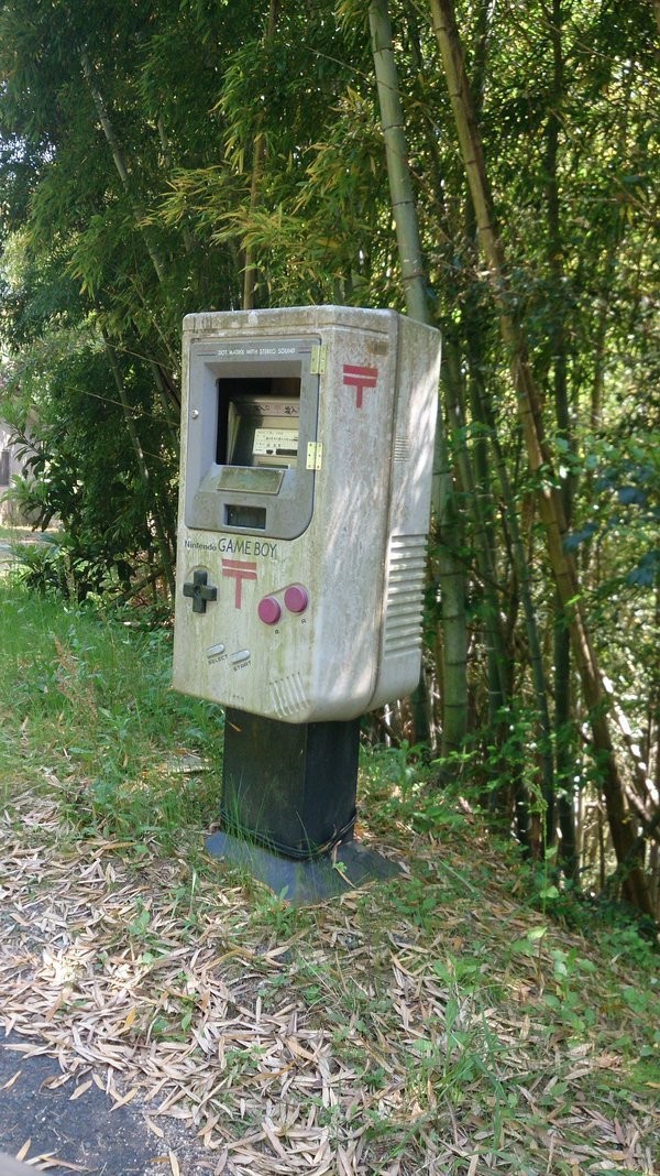 Автомат в виде Game Boy