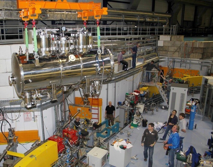 Российские ученые разработали уникальный вигглер для ЦЕРН