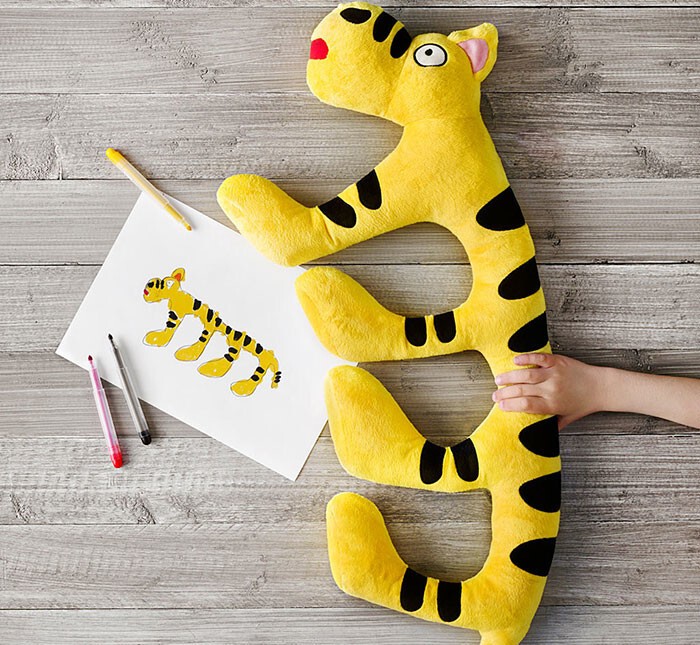 Компания IKEA превратила рисунки детей в мягкие игрушки