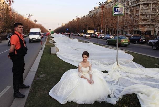  Самое длинное свадебное платье
