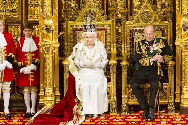 Королева Великобритании является законным владельцем одной шестой части суши Земли.