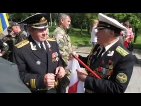 День Победы в Мелитополе (Украина) "Патриоты" против ветеранов и красных знамён. 