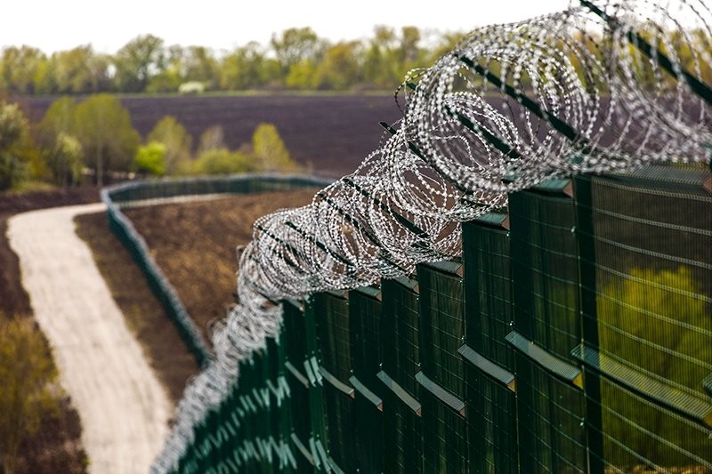 В Луганской области приготовились возводить стену на границе с Россией