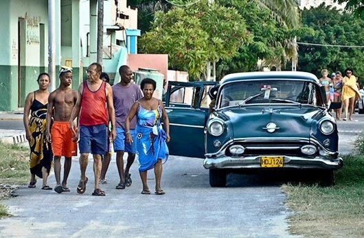 До 1997 года контакты между туристами и кубинцами были объявлены вне закона из-за боязни, что иностранцы могут представлять для местных жителей реальность, отличную от той, которую им показывают в средствах массовой информации. В течение последних 19