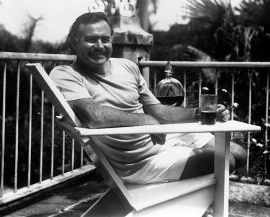 Эрнест Хэмингуэй был единственным американцем, который любил Кубу и часто посещал эту страну. В сущности, повесть «Старик и море» и роман «По ком звонит колокол» он написал, живя на Кубе.