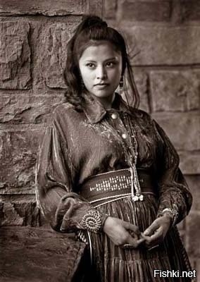 Североамериканская индианка из народа навахо
