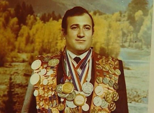 19 мая 1953 родился Шаварш Карапетян