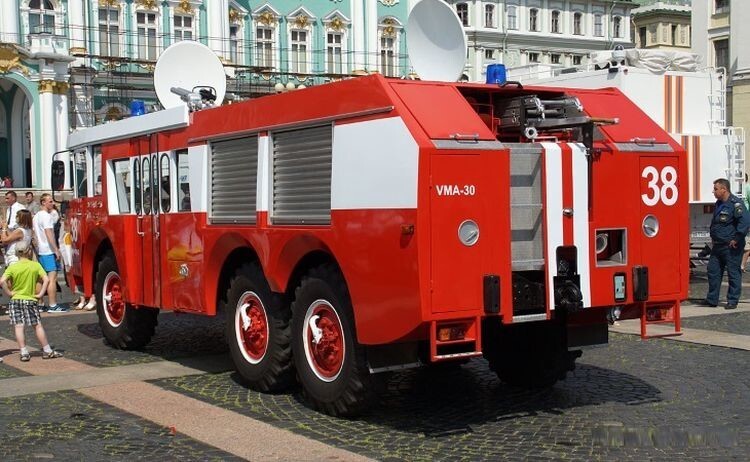 Советско-французский пожарный автомобиль ЗИЛ-Sides VMA-30