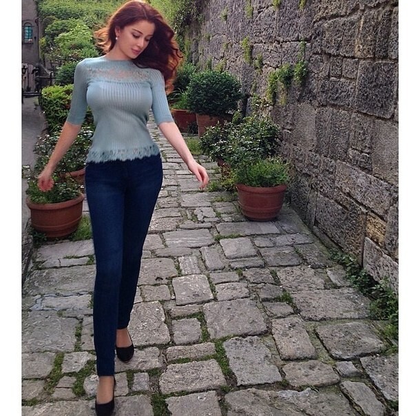 15 место - осетины (528,5 тыс.). Самая красивая осетинка - модель Анна Гуриева. Страница на Инстаграме - http://instagram.com/aniaguri