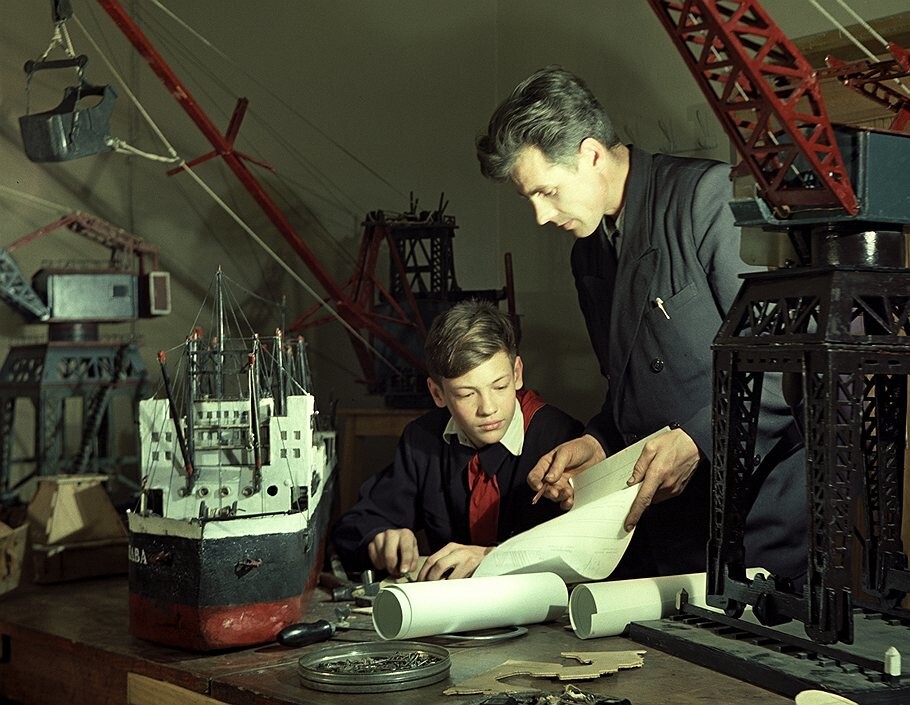 Занятия в техническом кружке в Ясной Поляне, 1953 год, СССР