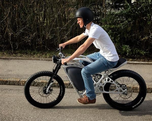 Электромотоцикл Light Rider напечатанный на 3D-принтере