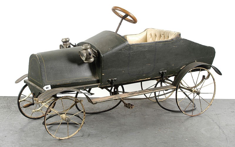 Педальная детская машина Thistle с задней частью в форме Doctors Coupe, 1920-е годы.