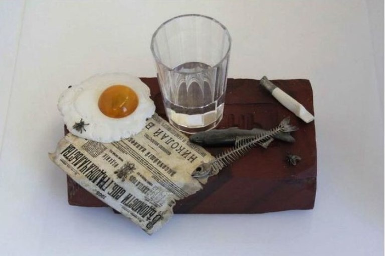 На самом деле, это работа Фаберже. «Пролетарский завтрак» создан в мастерской Карла Фаберже в 1905 году.