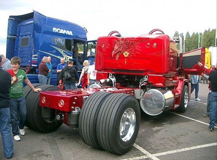 Заряженный грузовик-кабриолет Scania R999 “Red Pearl”