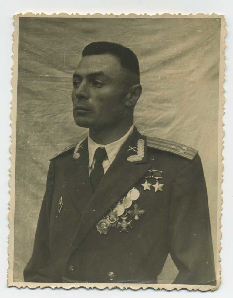 Без обеих рук - Генерал Петров Василий Степанович
